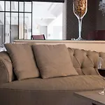 Logis Restaurant Aux 3* 메종레쇼세
