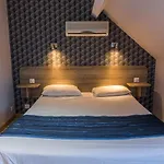 호텔 Logis Restaurant Aux