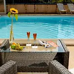 호텔 Logis Restaurant Aux 3*
