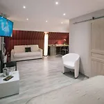 Hotel Logis Restaurant Aux 3*