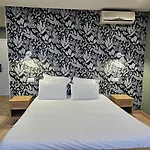 호텔 Logis Restaurant Aux 3*