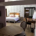 Logis Restaurant Aux 호텔