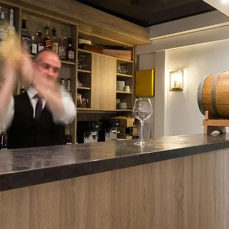 Hotel Logis Restaurant Aux 3*