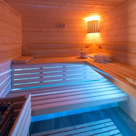 Aux Maisons, The Originals Relais (Relais du Silence) Hotel 3*