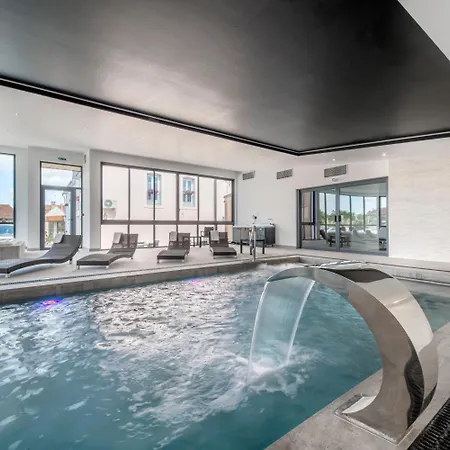 Szálloda Logis Hotel Restaurant Aux Maisons