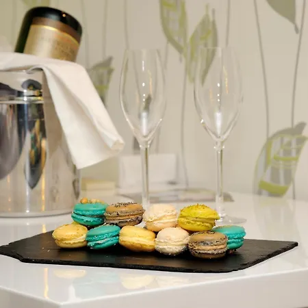 Logis Hotel Restaurant Aux Maisons 3*