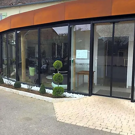 Logis Aux Hotel 3*