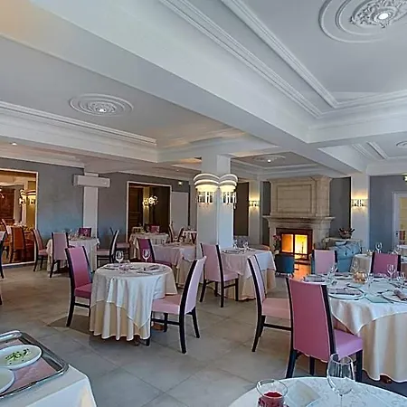 Hotel Logis Aux Maisons-lès-Chaource
