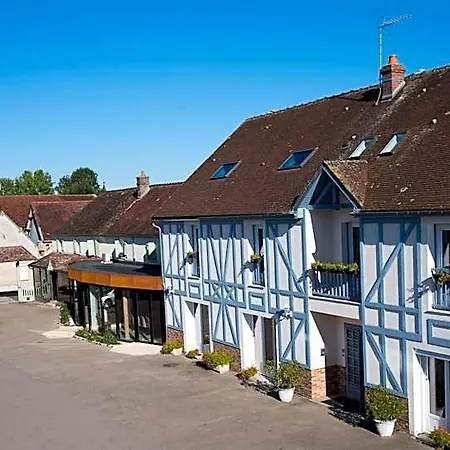 Hotel Logis Aux 3*