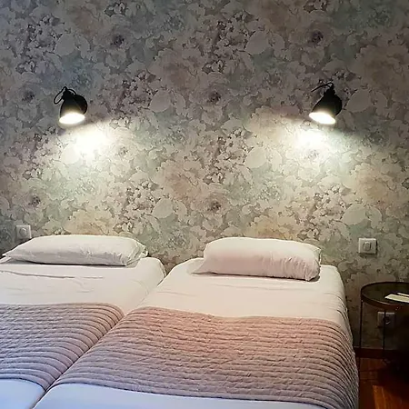Hotel Logis Aux 3*
