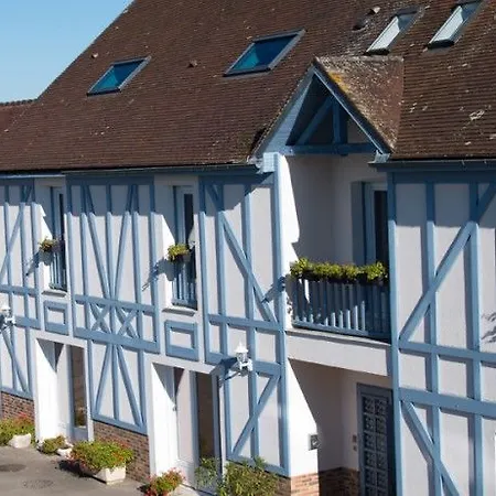 Logis Aux Hotel 3*