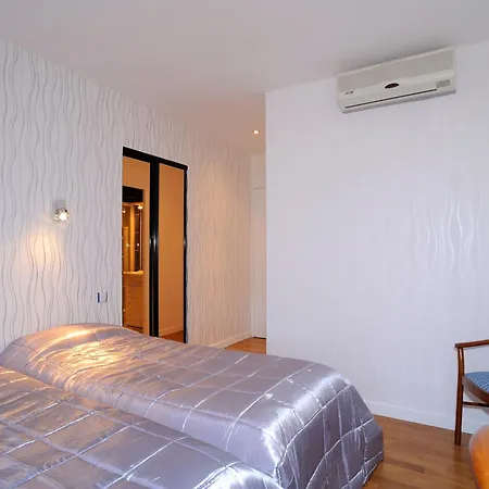 Szálloda Logis Hotel Restaurant Aux Maisons Maisons-lès-Chaource