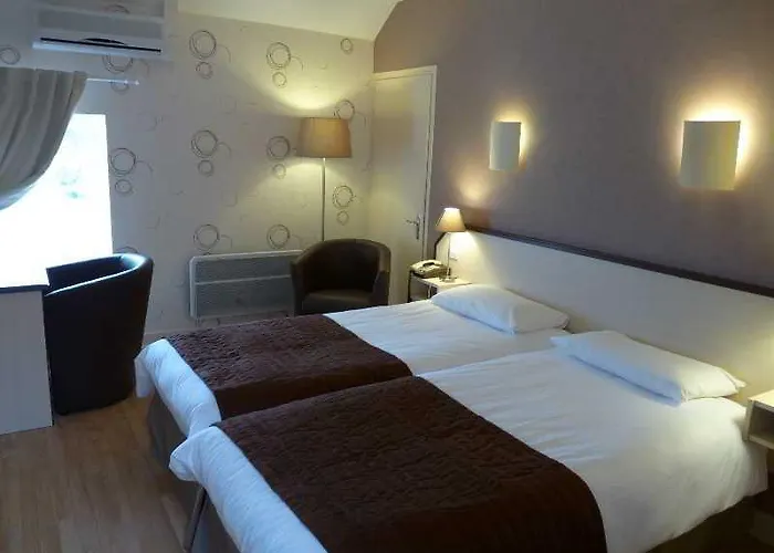 Hotel Logis Restaurant Aux 3*