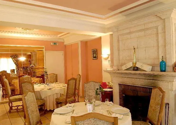 Hotel Logis Restaurant Aux 3*