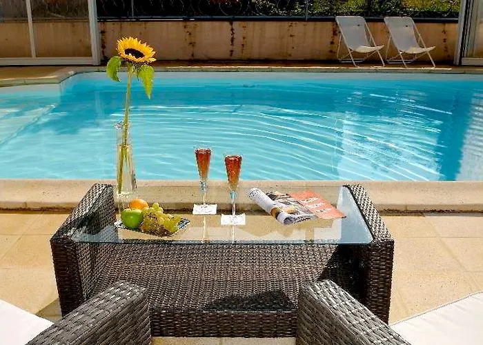 Hotel Logis Restaurant Aux 3*