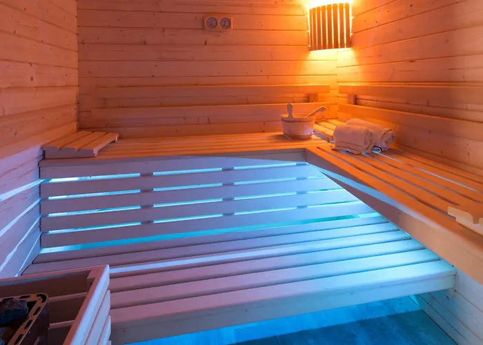 Logis Restaurant Aux Hotel 3*