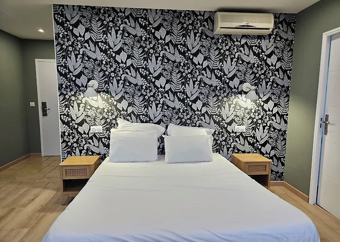 Hotel Logis Restaurant Aux 3*