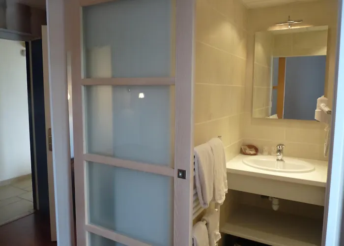 Logis Restaurant Aux Hotel 3*