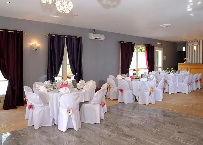 Logis Restaurant Aux Hotel 3*